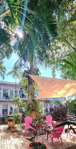 Exterior & Views 2, Green Island Inn, Broward