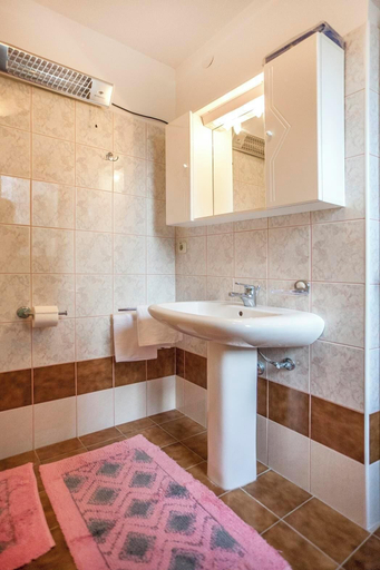 Bathroom 3, Studio Cademia, Rovinj
