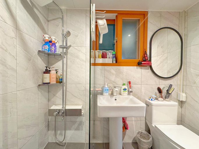 Bathroom 5, Here and Now Guesthouse - Foreigner Only, Iksan
