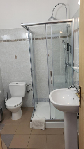 Bathroom 4, Hotel Margit, Trenčín