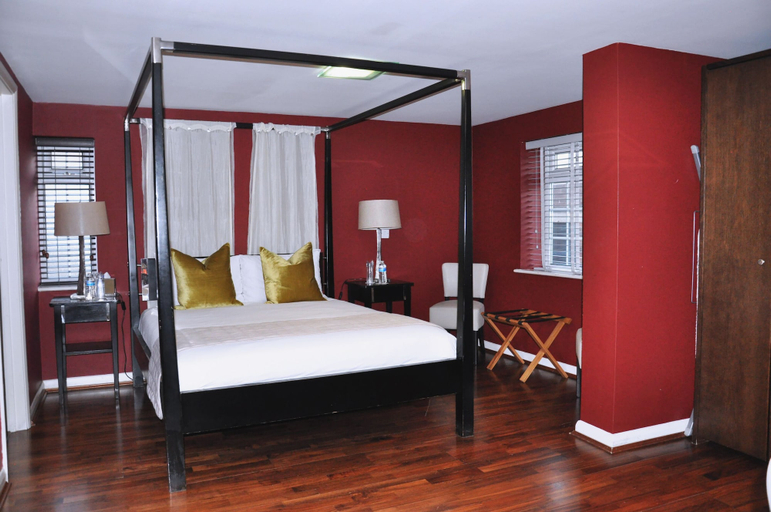 Room 4, Nap Barnet Hotel, London
