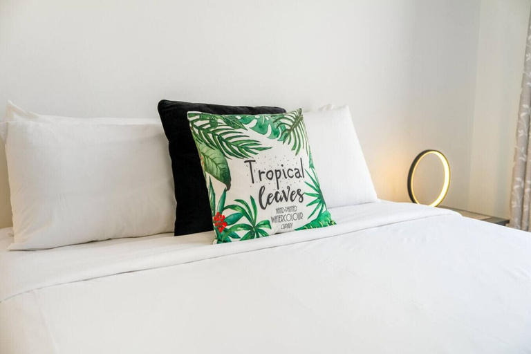 Room 4, Zen Orient Luxurious 4BR Oasis With Private Pool, Lee Point-Leanyer Swamp