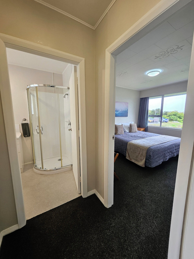 Bedroom 2, Scenicland Motels, Grey