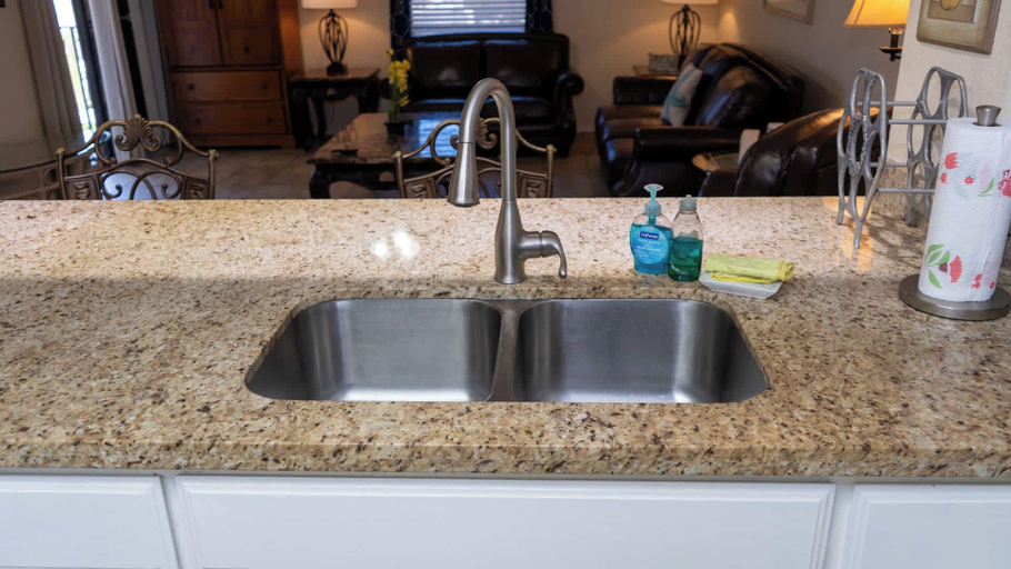 Private kitchen 5, Short Walk to Beach - Pool - 1st Floor, Cameron