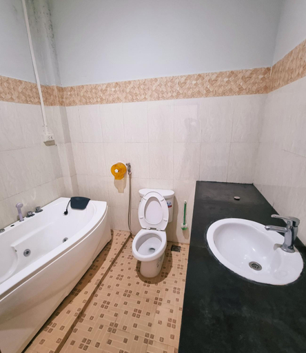 Bathroom, Beyond Pub guest House and Hotel, Paksong
