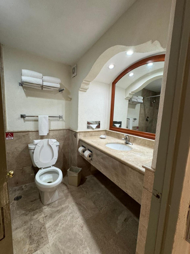 Bathroom 4, The Palms Resort of Mazatlan, Mazatlán