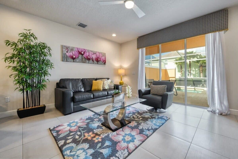 Interior 5, Distinctive Home, Private Pool, Lake