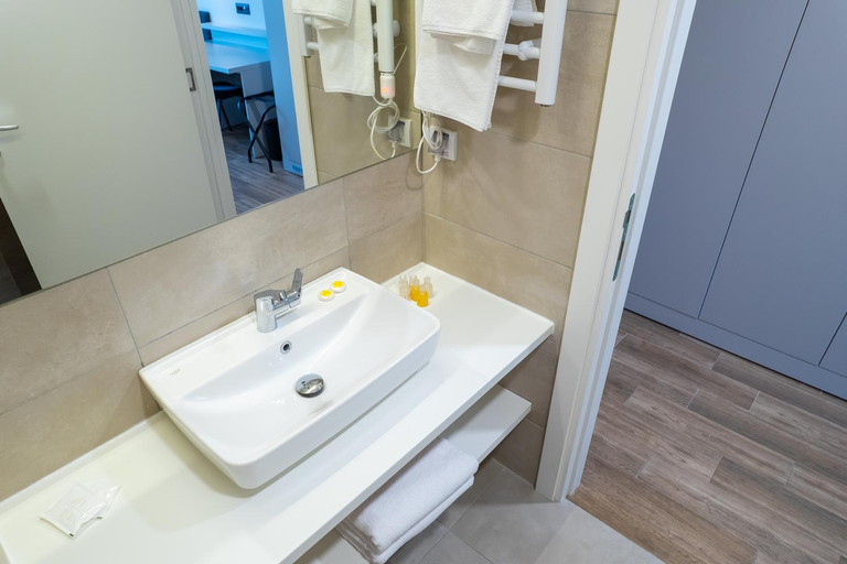 Bathroom 3, Hotel Verde