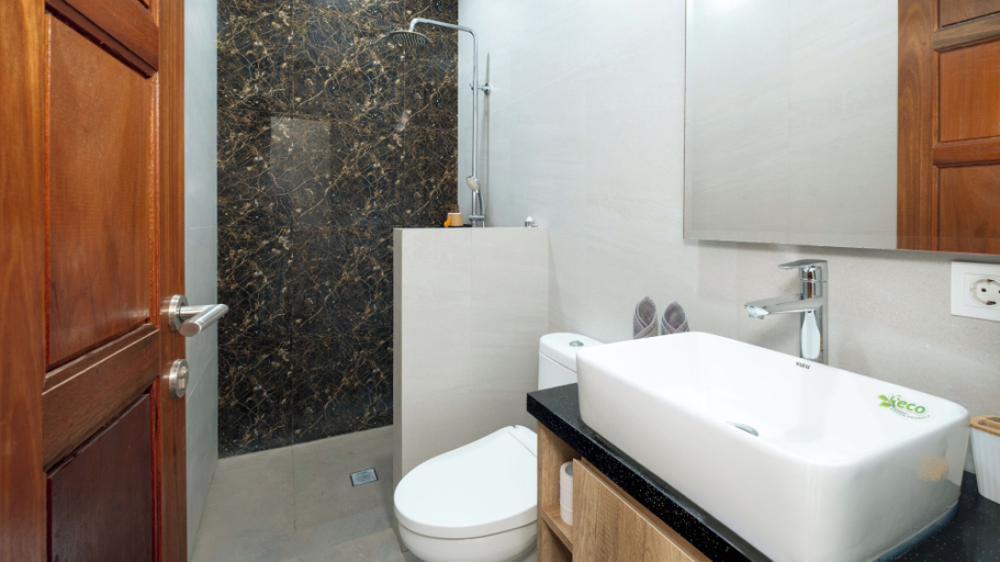Bathroom 4, Villa Cansavina, Badung