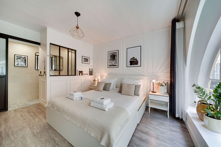 Room 3, Historical Apartment in the Heart of Paris - 1, Paris