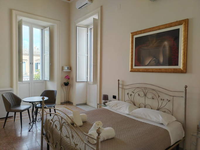 Bedroom 2, Palazzo Castellano, Lecce
