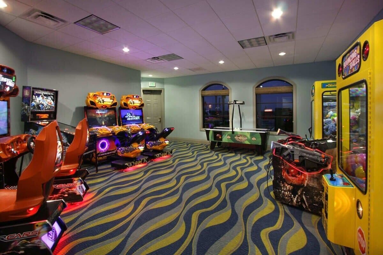 Game room, Chic, Spacious With Private Pool, Ideal Location, Osceola