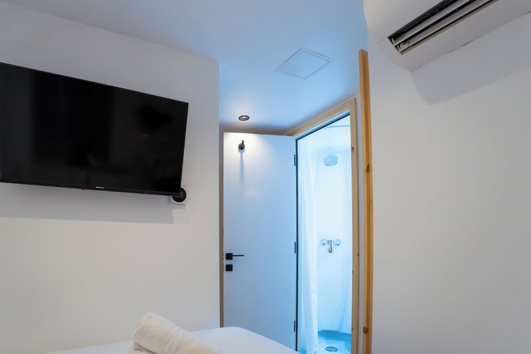 Others 5, EasyHotel Paddington, London