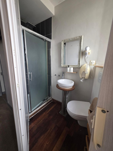 Bathroom 3, L'Ame du Gourmand Chambres d'Hôtes, Manche