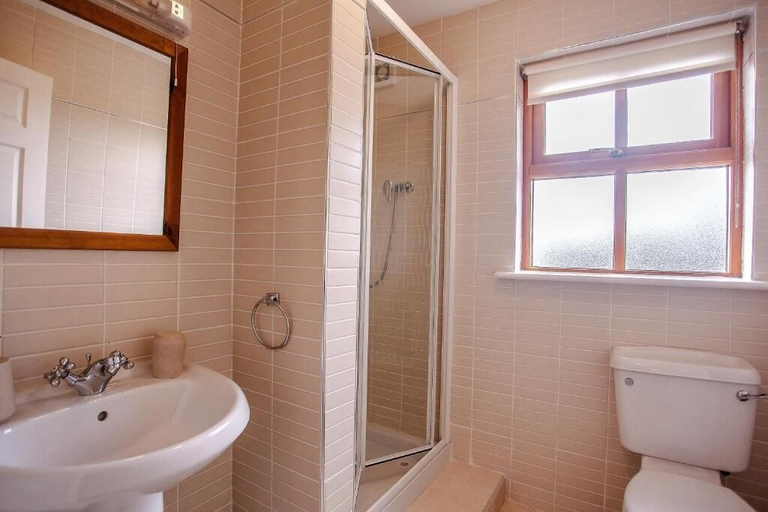 Bathroom, Burren Court Lodge