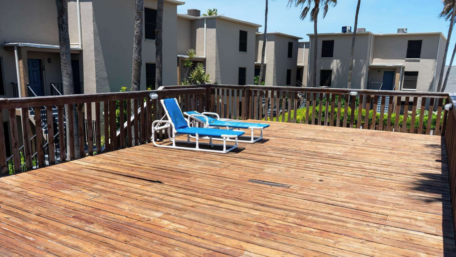 Terrace/patio 3, Short Walk to Beach - Pool - 1st Floor, Cameron
