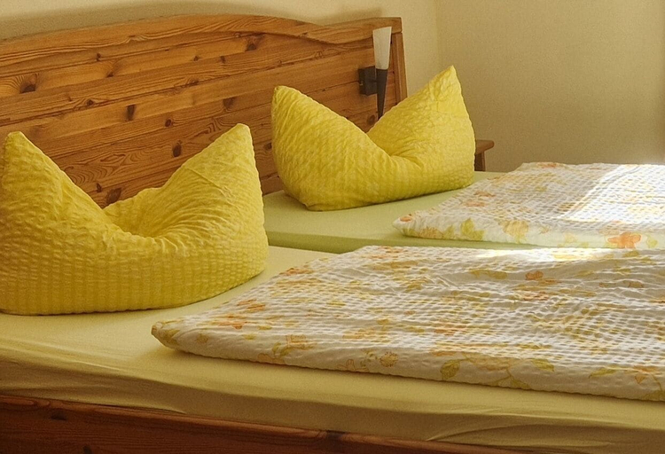 Bedroom 4, Landhotel zum Honigdieb, Vorpommern-Rügen