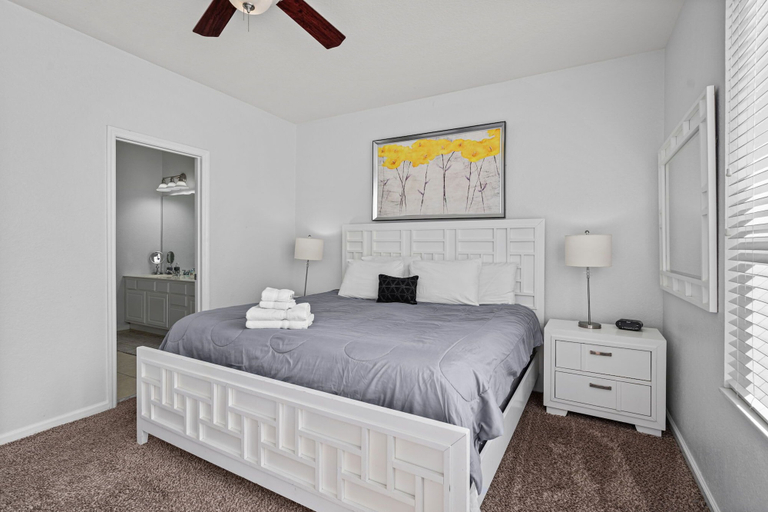 Room 5, Comfortable 3BR Near Convention Center & Epic Park, Orange