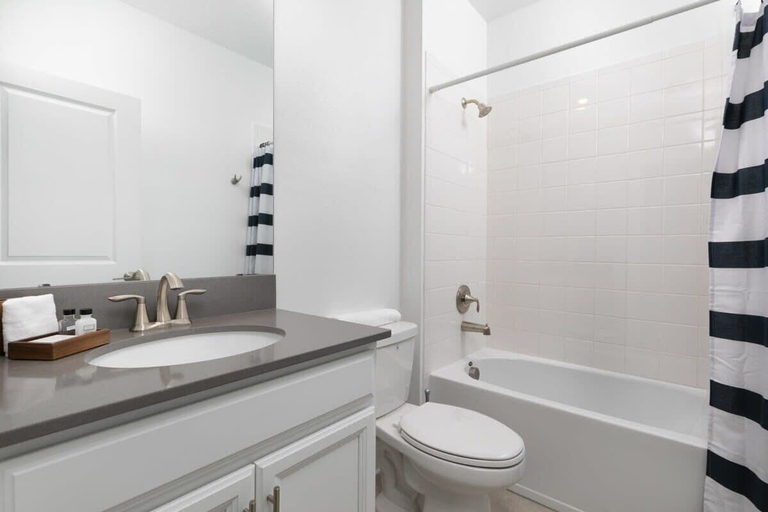 Bathroom 5, Chic & Spacious Best Vacation Home, Osceola