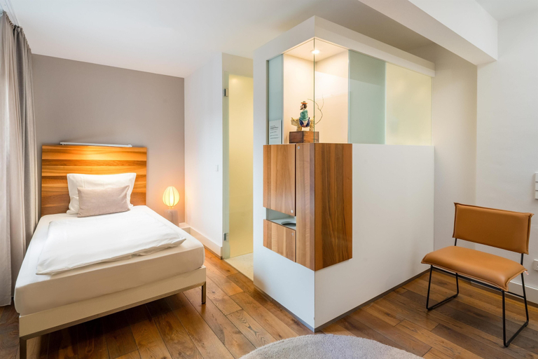 Bedroom 3, Hopper Hotel St. Josef, WorldHotels Crafted, Köln