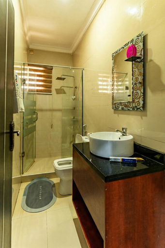 Bathroom, Londonian Hotel & Suites, Ikeja