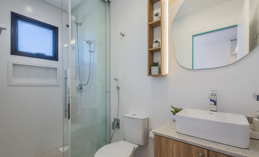 Bathroom, Apt w/ BBQ and Partial Ocean View Ale0803, Piçarras