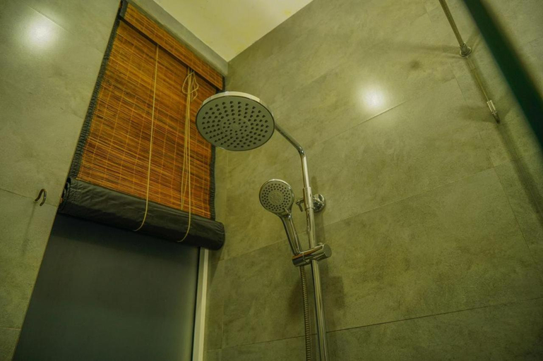 Bathroom, Del's Haven, Nuwara Eliya