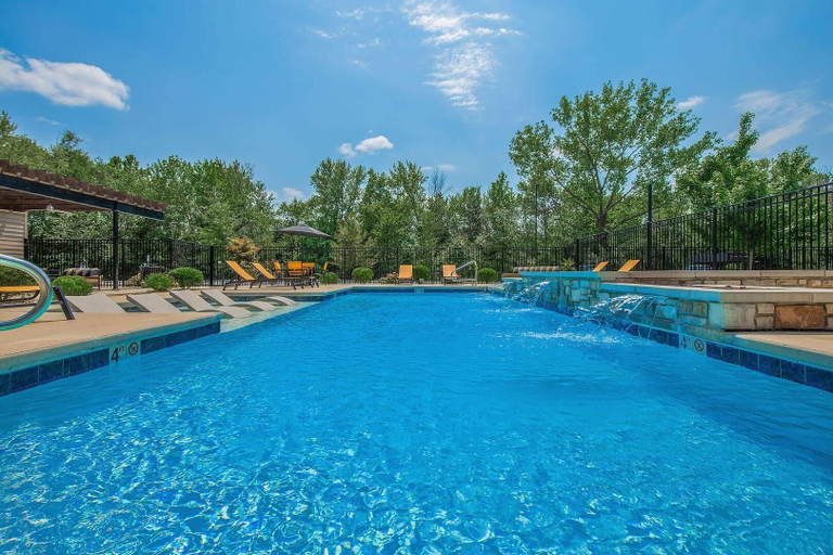 Pool 2, Landing Spectacular 1bd, Courtyard, Greene