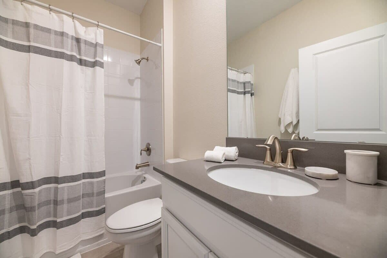 Bathroom 3, Themed Home 5BR - Private Pool, Prime Location, Osceola