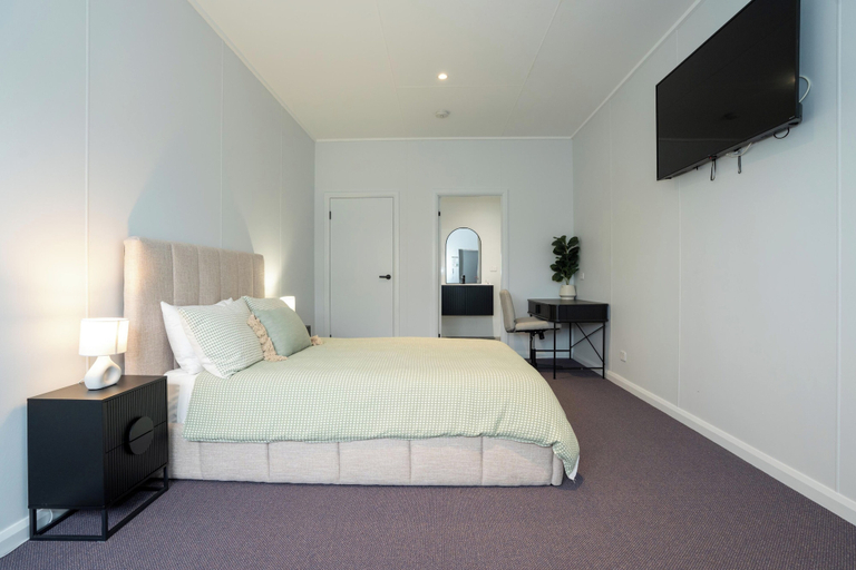 Bedroom 3, Acacia Ridge Hotel, Acacia Ridge