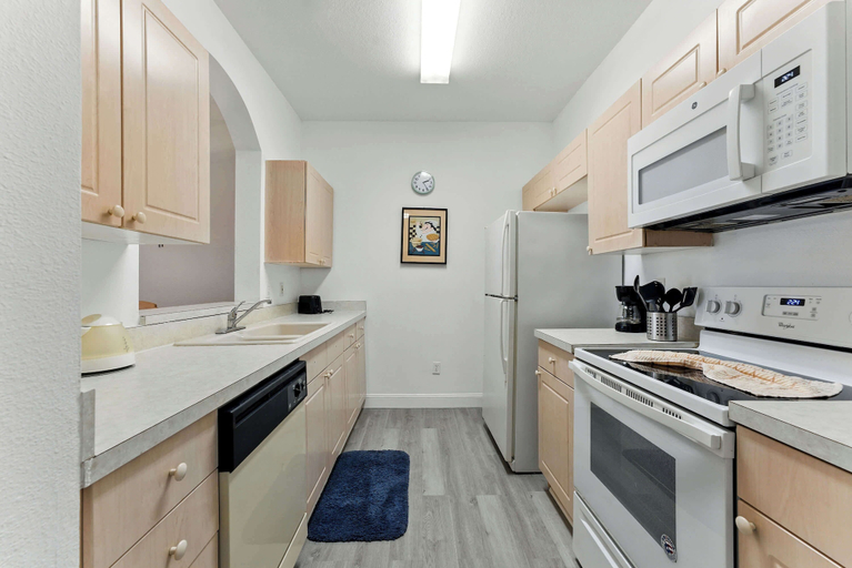Private kitchen 5, Resort Condo 3BR - Pool, Balcony, Near Disney, Osceola