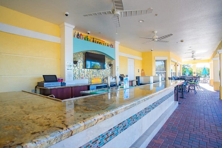 Interior 2, Prime Location-spacious Condo for 8 Guests, Orange