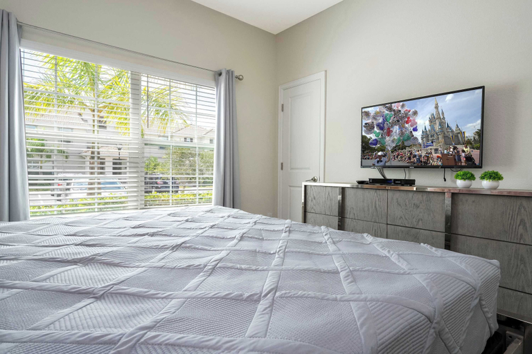 Room 3, Storey Lake Home, Mickey & Minions Beds, Sleeps 12, Osceola