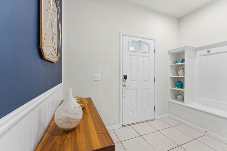 Interior entrance 1, Spacious Disney Getaway, Sleeps 14, Osceola