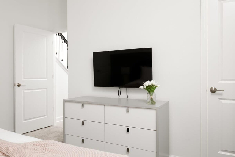 Room 3, Charming Mickey-themed Home, Prime Location, Osceola