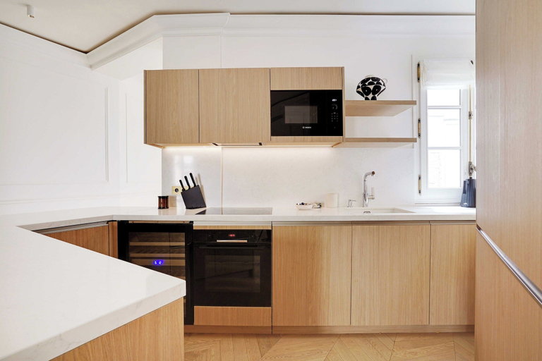 Private kitchen 4, Elegant A/C Apt 2br/6p - Paris 17th/monceau, Paris
