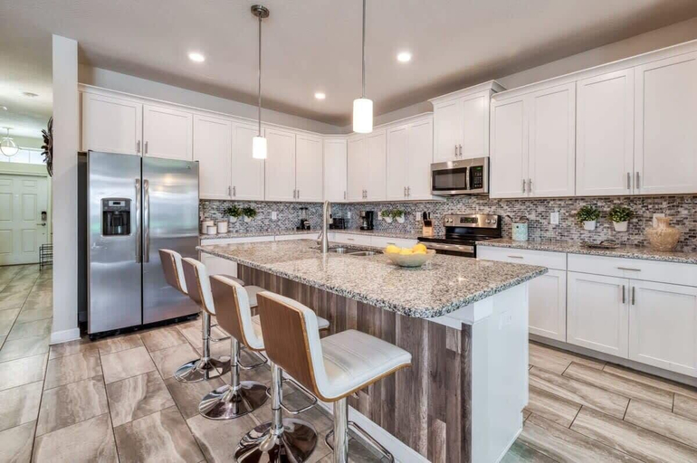Private kitchen, Stunning Home, Private Pool, Great Location, Osceola