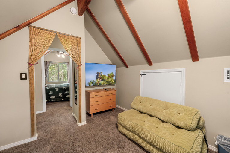 Bedroom 2, Felthaus Family Cabin, San Bernardino