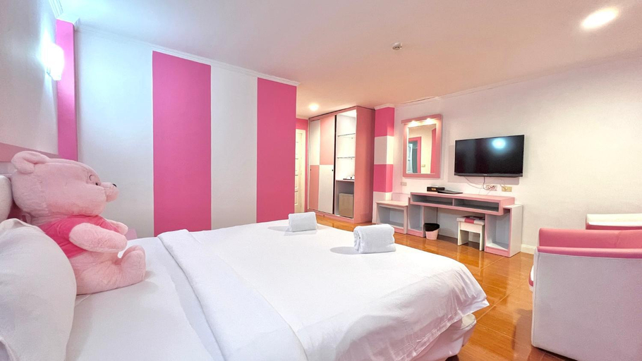 Bedroom 5, The Wai Hotel, Sadao
