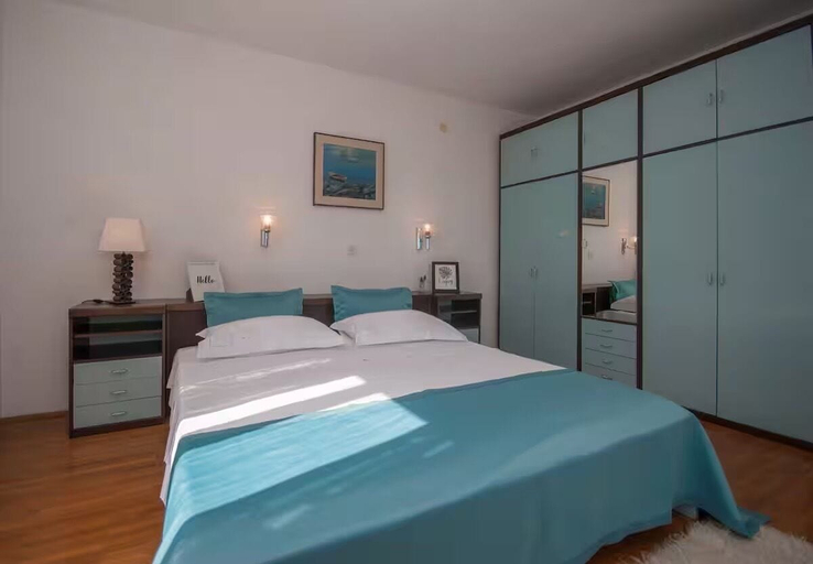 Bedroom 2, Holiday Home Sunny, Omiš
