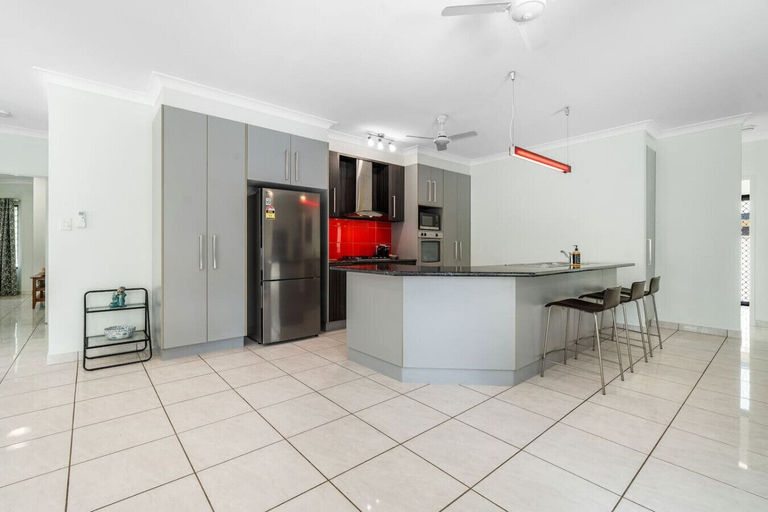 Room 3, Zen Orient Luxurious 4BR Oasis With Private Pool, Lee Point-Leanyer Swamp
