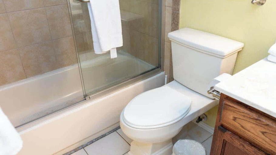 Bathroom 5, Island Condo - 1st Floor - Pool - Patio, Cameron