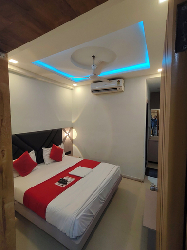 Room 4, Hotel Khushboo, Ahmadabad