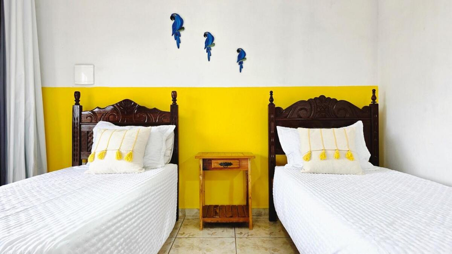 Bedroom 2, Pousada Dinha Chica perto de Tiradentes e Bichinho, São João del Rei