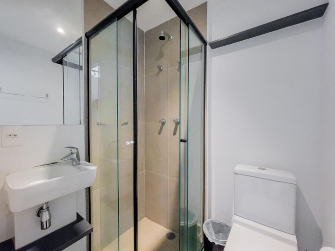 Bathroom 5, Conforto e Praticidade na Oscar Freire, São Paulo