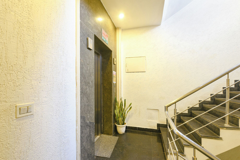 Lobby 4, Fabhotel Sai Village Sector 46, Gurgaon