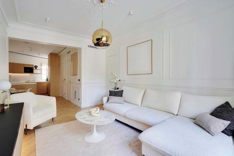 Living room 5, Elegant A/C Apt 2br/6p - Paris 17th/monceau, Paris