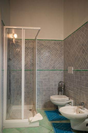 Bathroom 3, Domus Liscia di Vacca, Olbia-Tempio