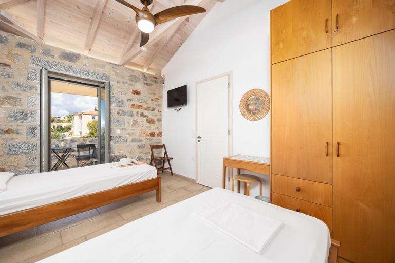 Bedroom 2, Villa Dioni Tria, Peloponnese