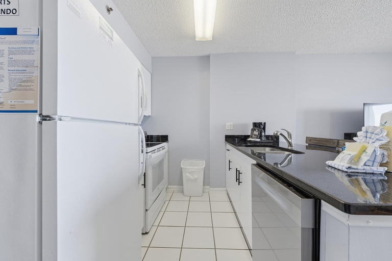 Others 5, Tradewinds Condos, Baldwin